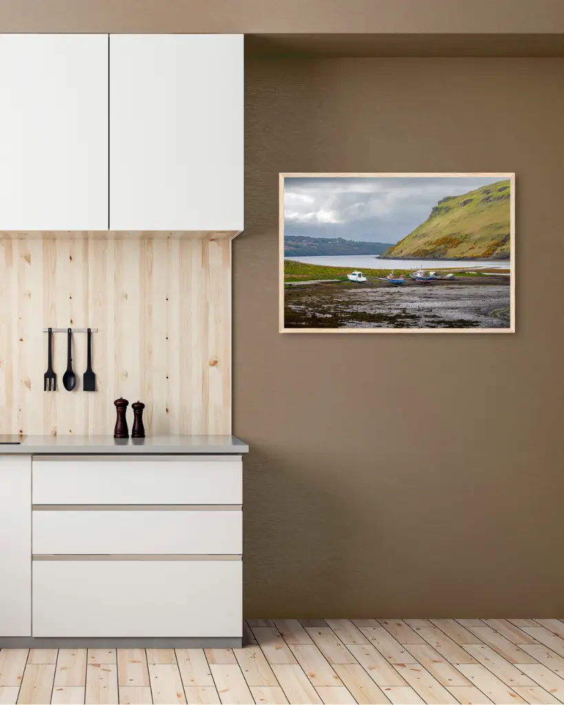 Skye_bateau_montagne_scotland_poster_cadre_4_cuisine_moderne.webp