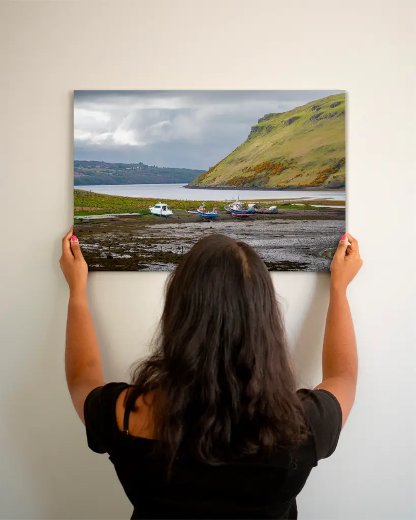 Skye_bateau_montagne_scotland_toile_simple_3_femme_mur.webp