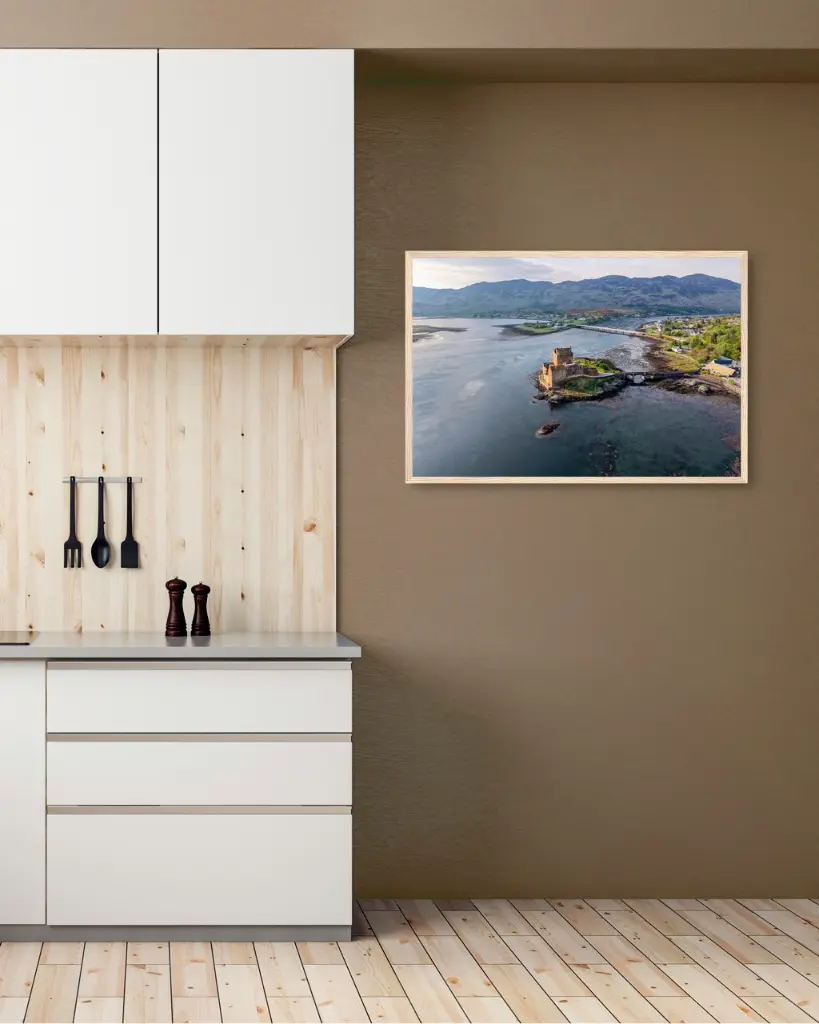 Eilean_donan_chateau_drone_sctoland_poster_cadre_4_cuisine_moderne.webp