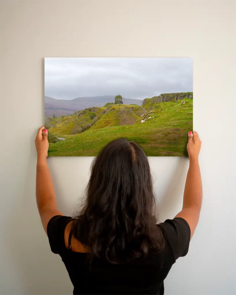 Fairy_glen_montagne_scotland_aluminium_3_femme_mur.webp