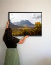Glencoe_vallee_fleur_jaune_montagne_scotland_poster_cadre_3_femme_mur.webp