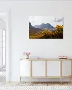 Glencoe_vallee_fleur_jaune_montagne_scotland_toile_simple_2_couloir_ancien.webp