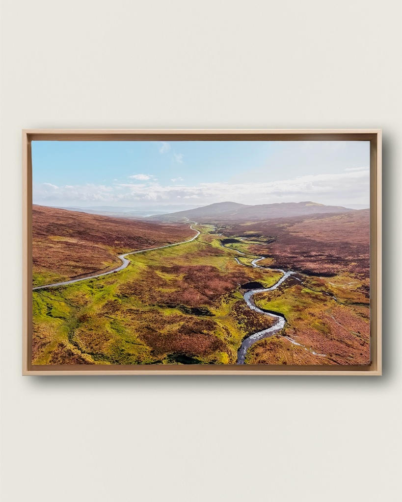 TOILE ENCADRÉE – Libres face à l’horizon de Quiraing, Écosse (20x30 cm / 8x12″, Wood frame)