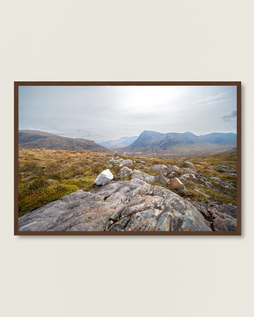 FRAMED POSTER - The breath of the summits at the Devil's Stairs, Scotland (21x29.7 cm / 8x12", Dark wood frame)