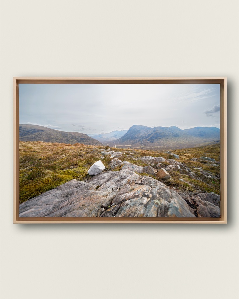 FRAMED CANVAS - The breath of the summits at Devil's Stairs, Scotland (20x30 cm / 8x12″, Wood frame)