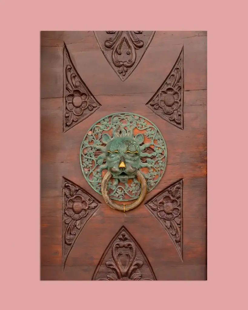 Porte à emblème de tête de lion – Dubrovnik - Aluminium