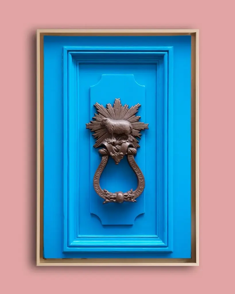 Porte bleue à Londres - Toile encadrée