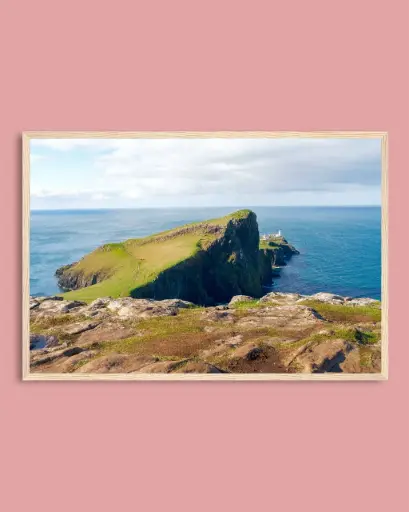 Neist Point – Phare et océan - Poster encadré